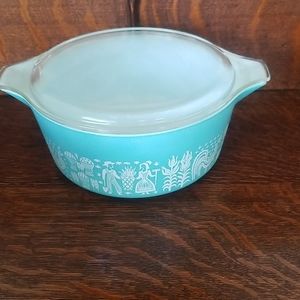 PRISTINE Butterprint Pyrex 2 1/2 Qt Casserole